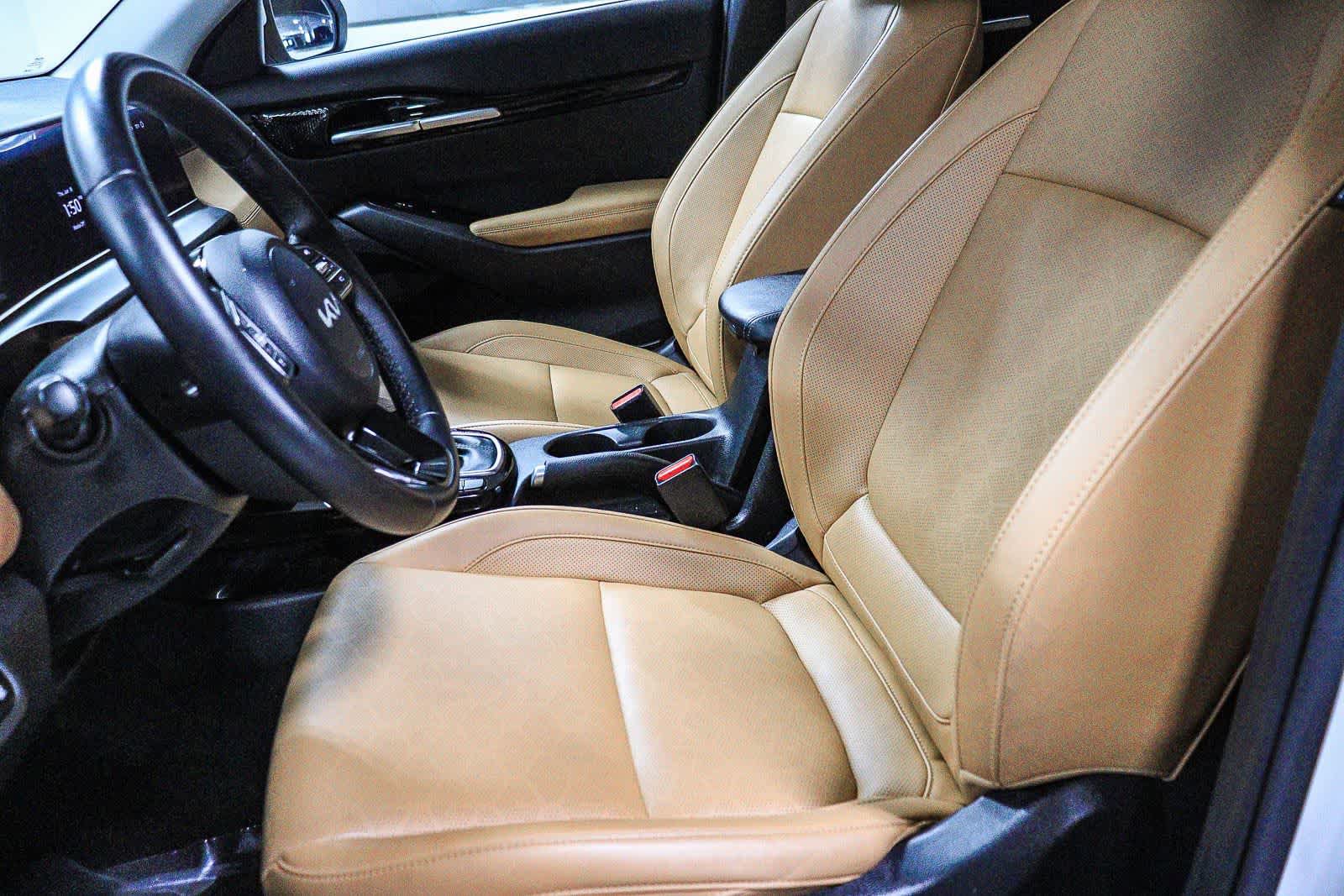 Used 2024 Kia Seltos EX FWD image 17