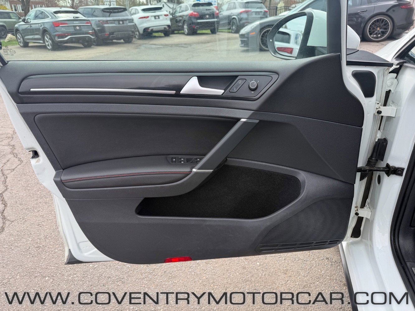 Used 2017 Volkswagen GTI SE FWD image 48