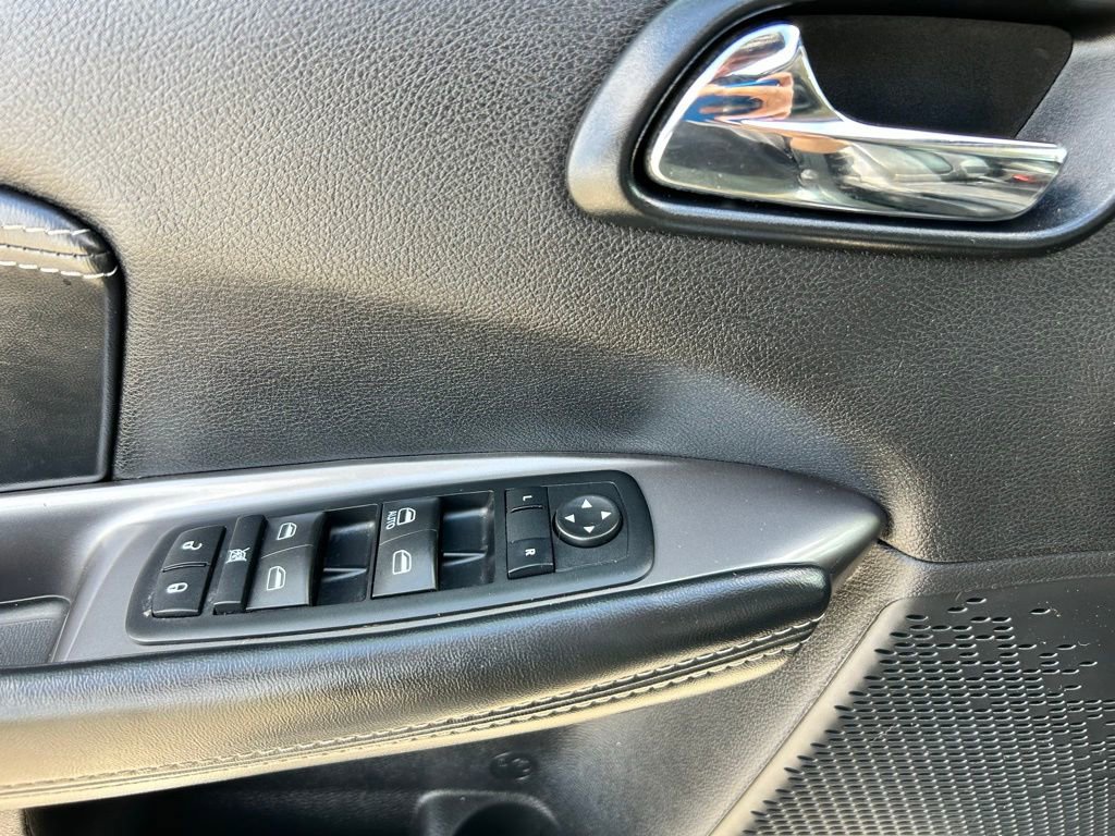 Used 2015 Dodge Journey Crossroad w/ Flexible Seating Group image 21