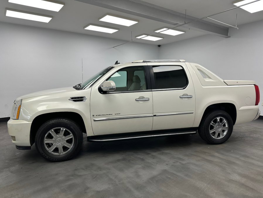Used 2007 Cadillac Escalade EXT w/ Information Package image 2