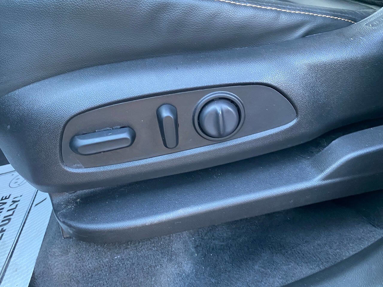 Used 2019 Chevrolet Traverse LT w/ LT Premium Package image 19