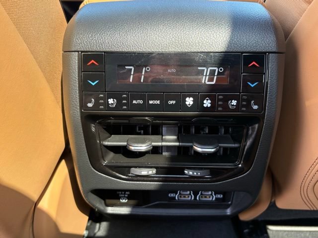 Used 2025 Jeep Grand Cherokee Summit AWD/4WD image 28