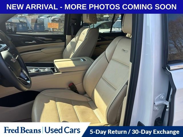 Used 2023 Cadillac Escalade Premium Luxury image 9