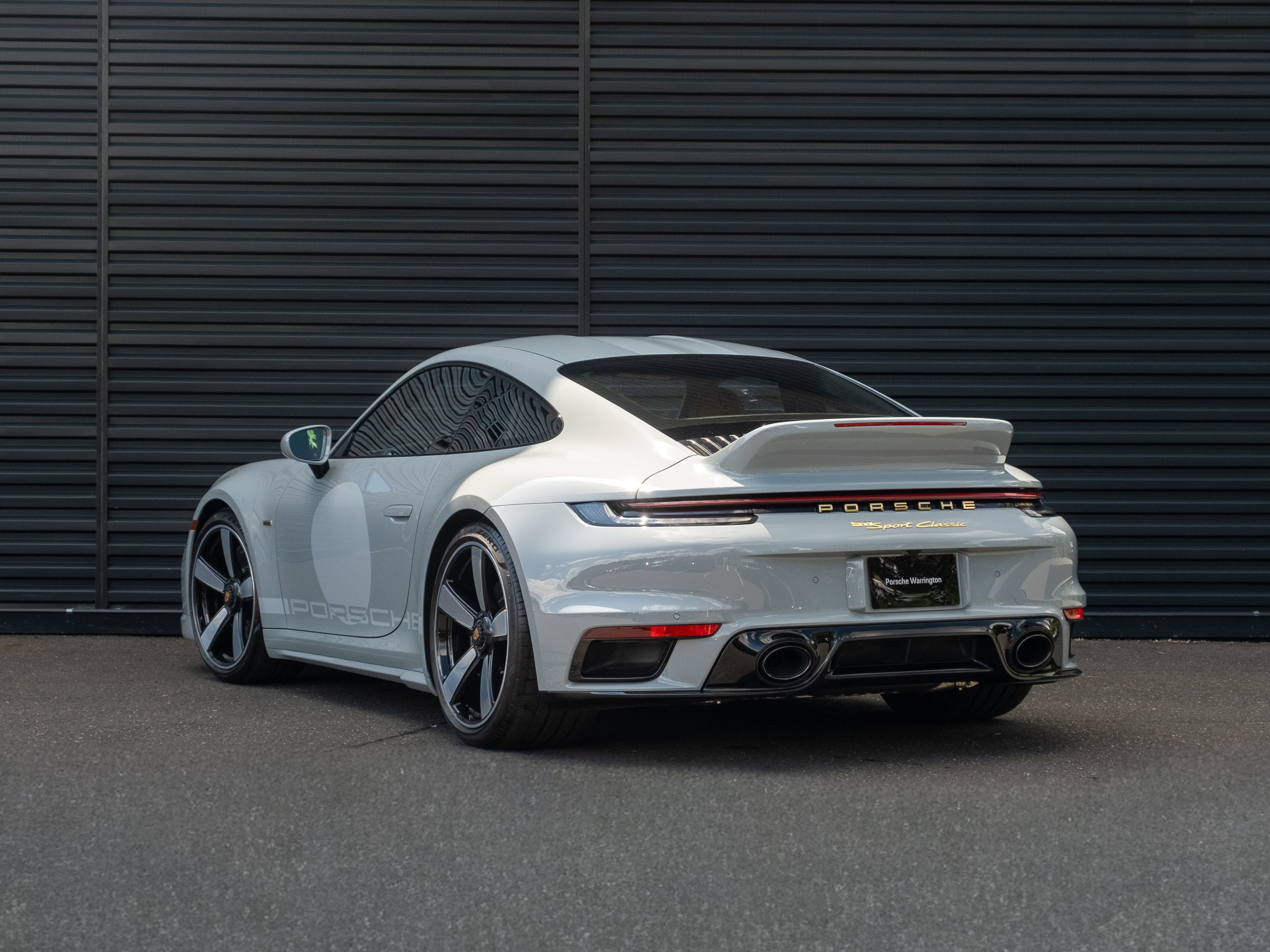 Used 2023 Porsche 911 Sport Classic RWD image 3