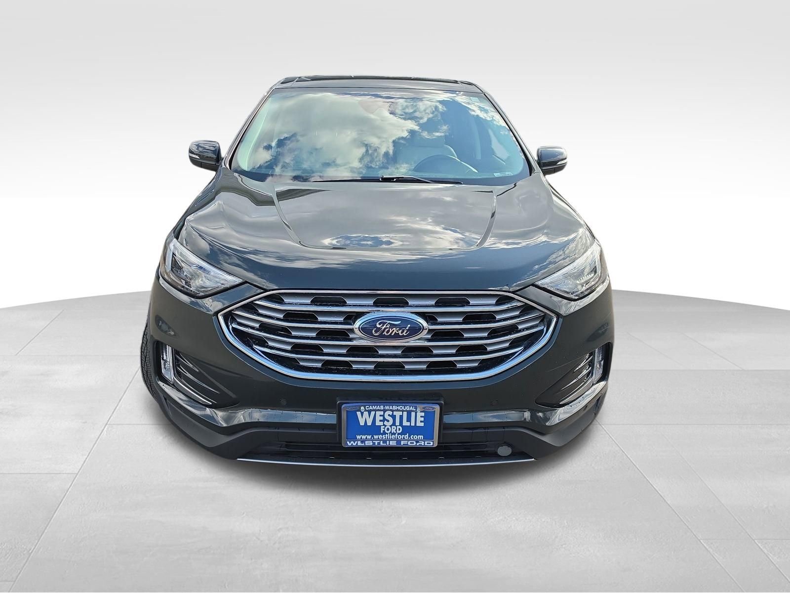 Used 2023 Ford Edge Titanium w/ Cargo Accessory Package image 9