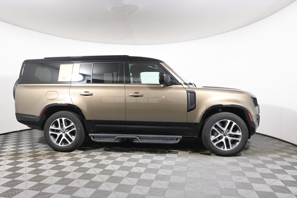 Used 2023 Land Rover Defender 130 X-Dynamic SE AWD/4WD image 8