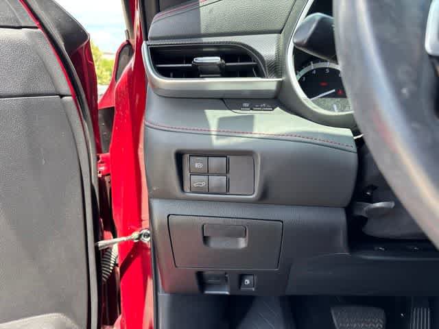 Used 2022 Toyota Highlander XSE FWD image 10