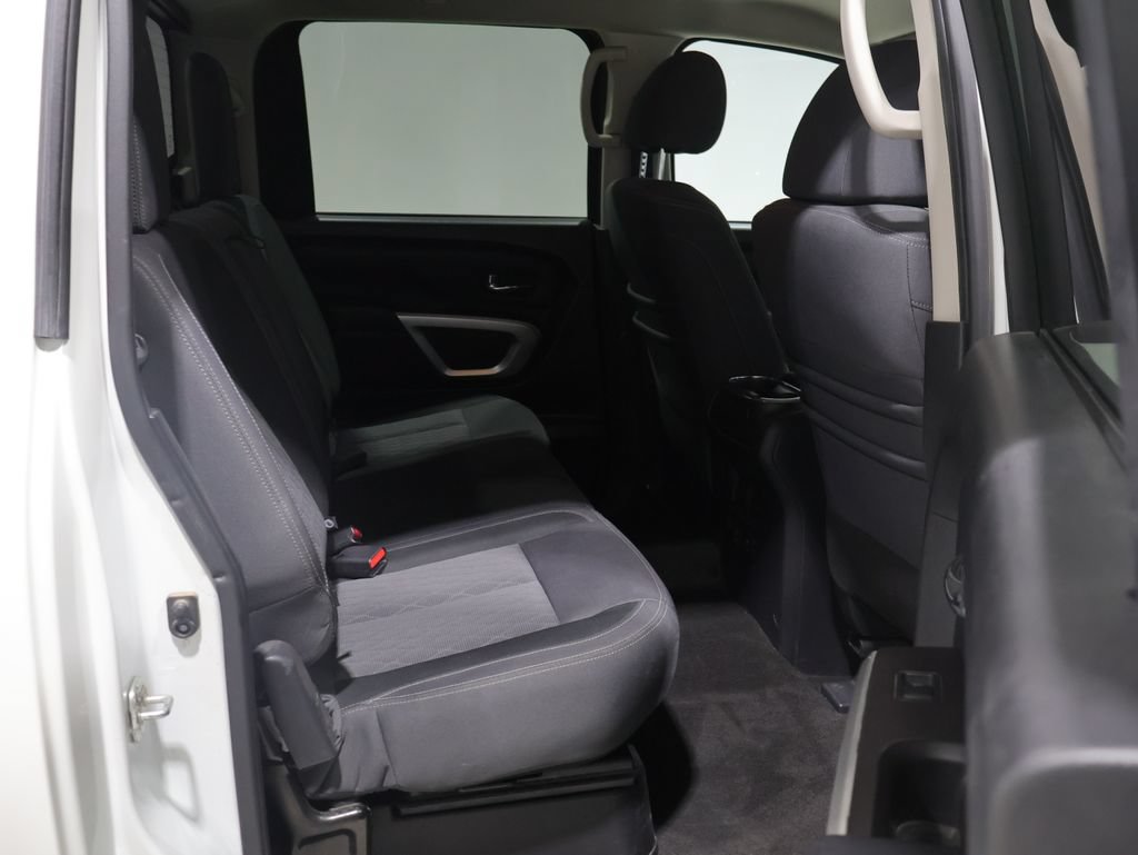Used 2020 Nissan Titan SV w/ SV Convenience Package AWD/4WD image 18
