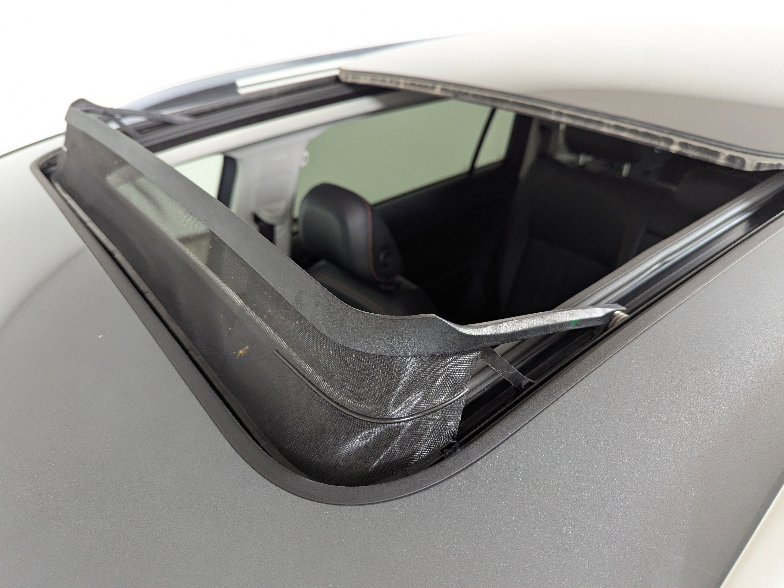 Used 2024 Volkswagen Tiguan Wolfsburg Edition FWD image 31