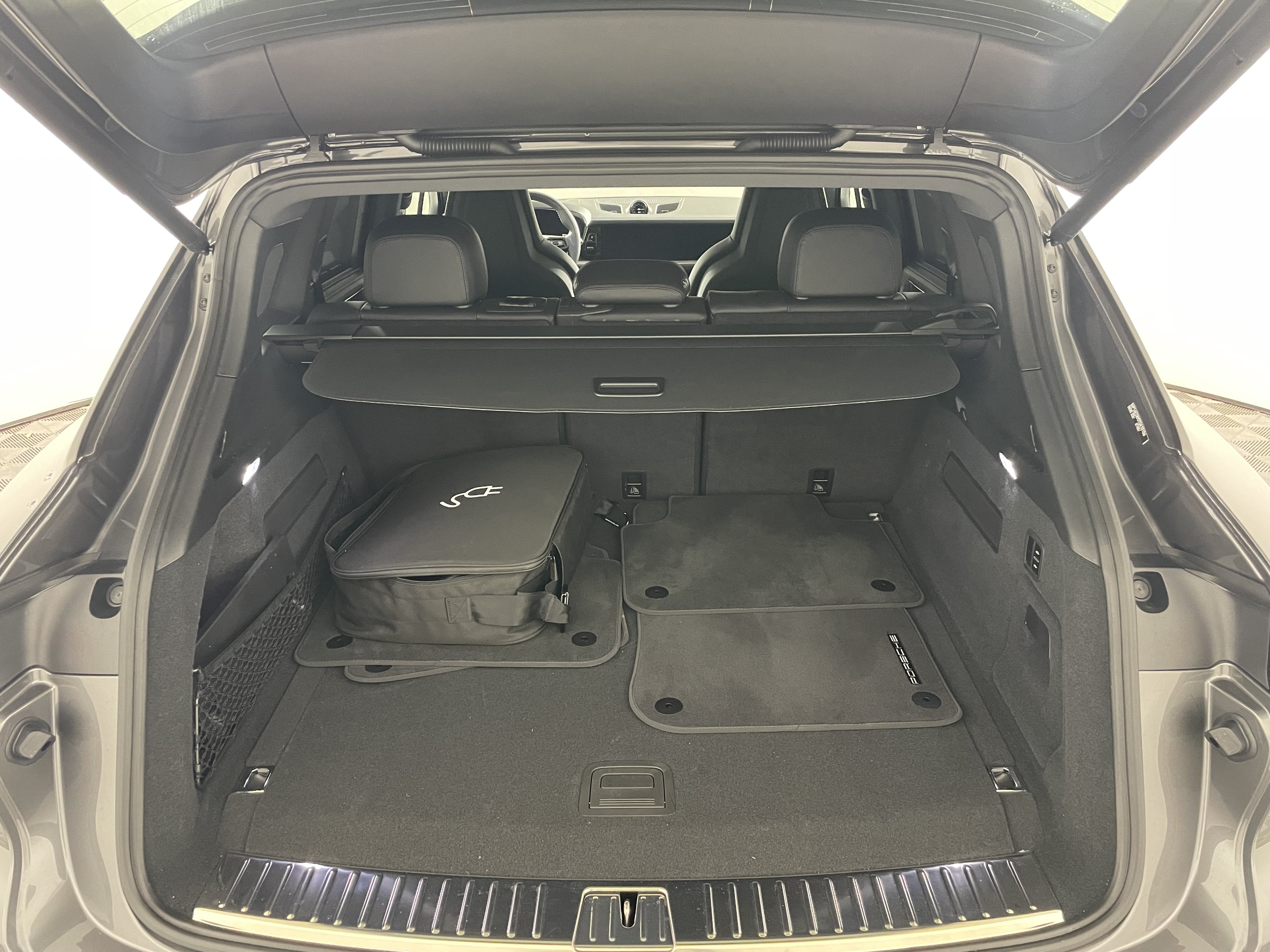 Used 2026 Porsche Cayenne E-Hybrid AWD/4WD image 21