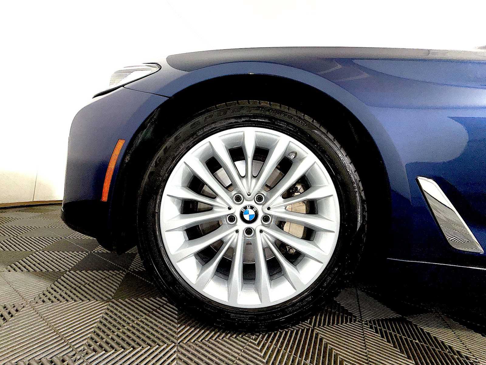 Certified 2023 BMW 530i xDrive w/ Convenience Package AWD/4WD image 8