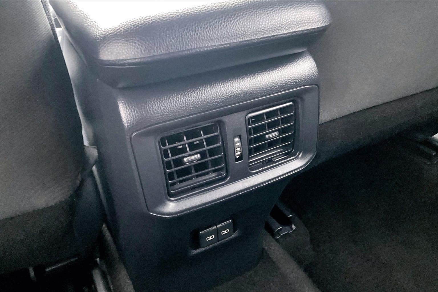 Used 2024 Toyota RAV4 XLE FWD image 32