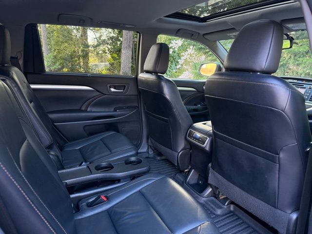 Used 2015 Toyota Highlander XLE image 28