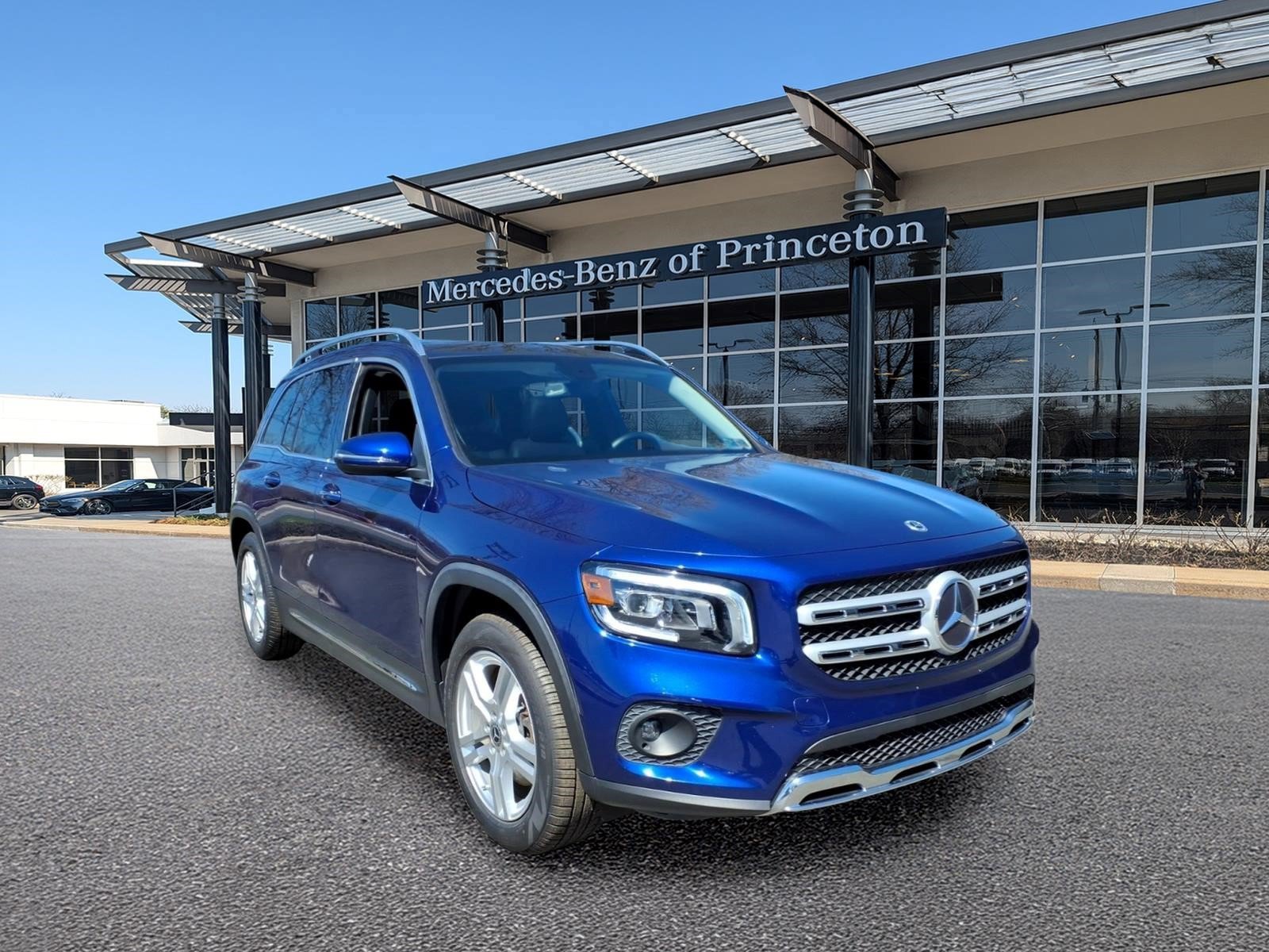 Certified 2022 Mercedes-Benz GLB 250 4MATIC image 1