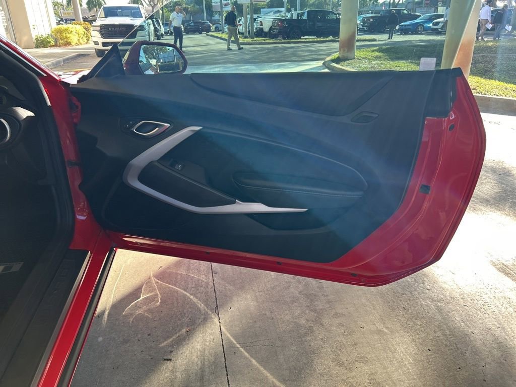 Used 2020 Chevrolet Camaro LT image 29