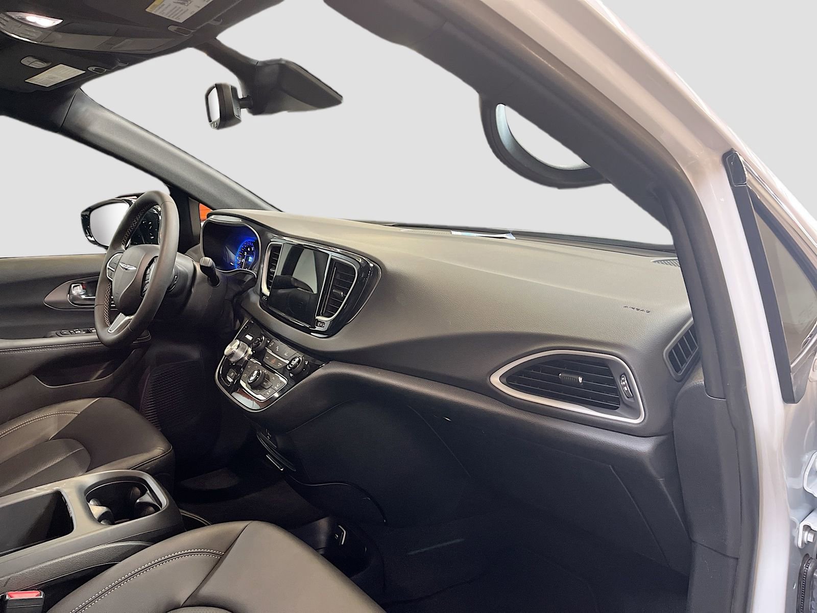 Used 2026 Chrysler Pacifica Select image 29