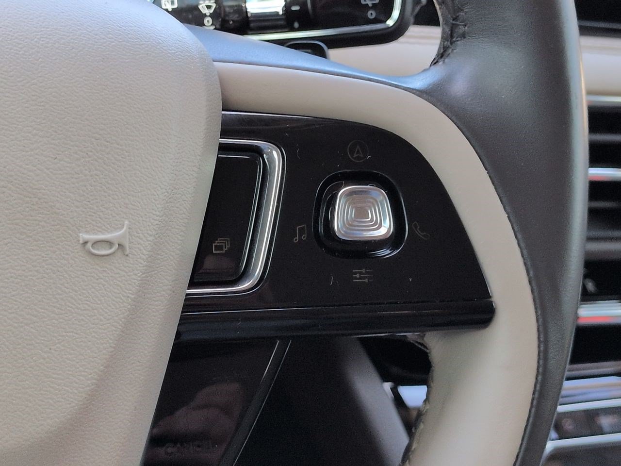 Certified 2020 Lincoln Corsair FWD image 25