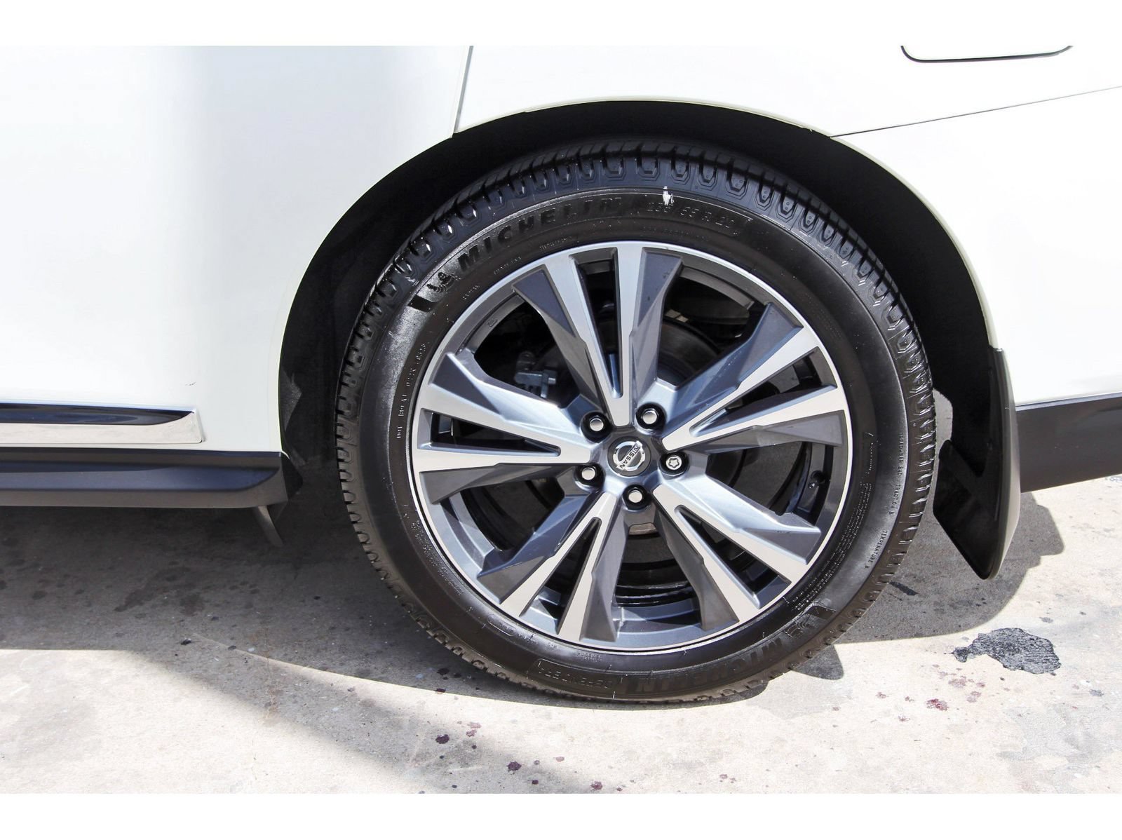 Used 2019 Nissan Pathfinder Platinum FWD image 33