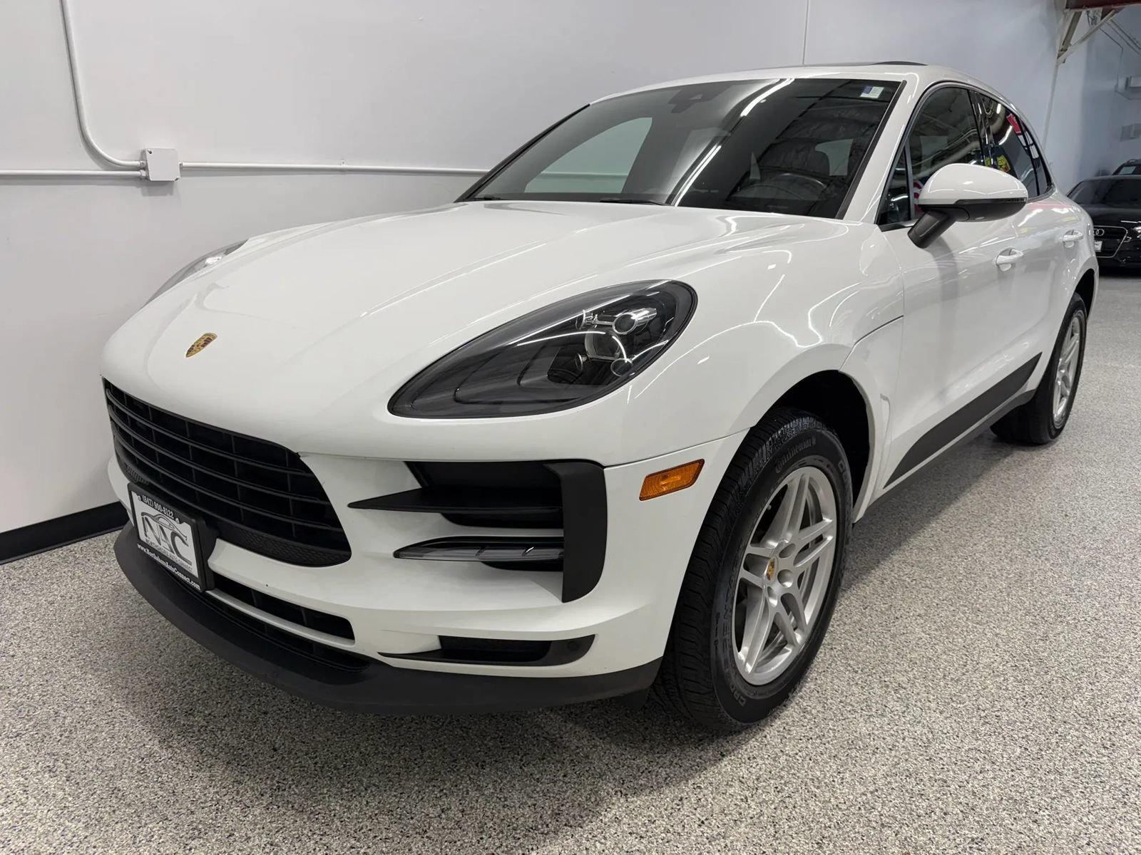 Used 2020 Porsche Macan AWD/4WD image 9
