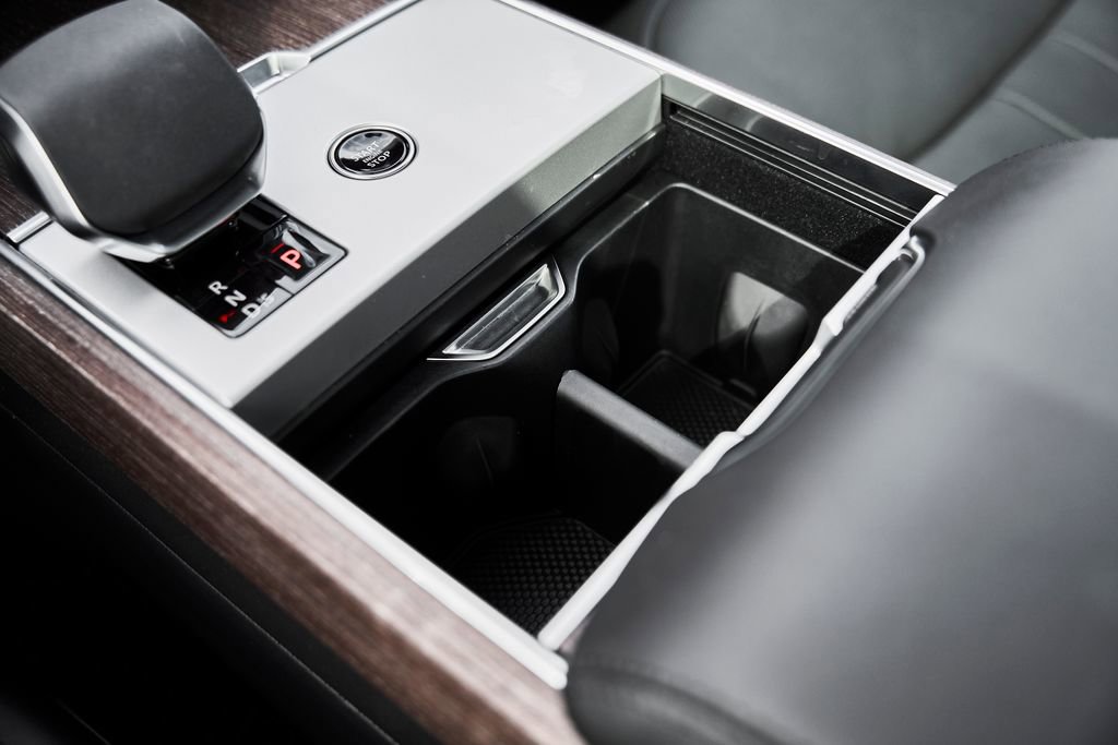 Used 2025 Land Rover Range Rover Long Wheelbase SE image 64