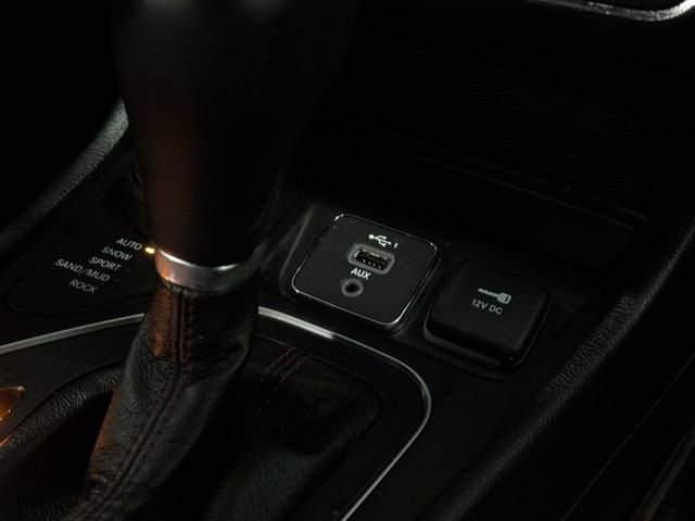 Used 2022 Jeep Cherokee Trailhawk w/ Comfort/Convenience Group image 33