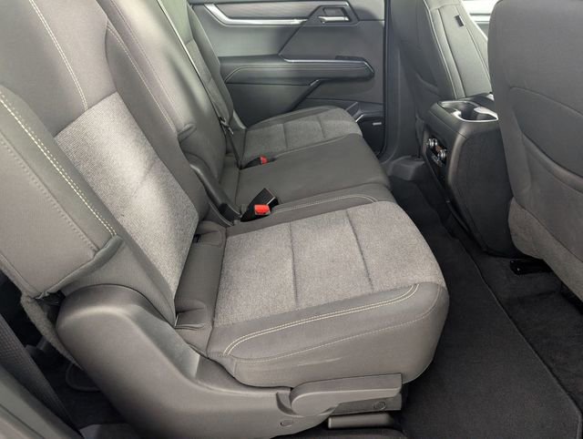 Used 2025 GMC Acadia Elevation image 32