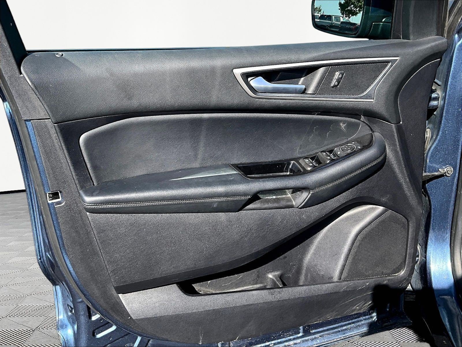 Used 2019 Ford Edge SEL w/ Equipment Group 201A AWD/4WD image 19