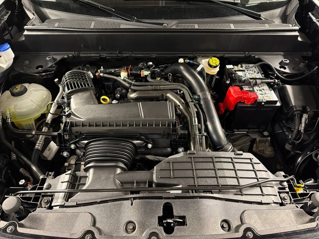 Certified 2025 Ford Maverick Lobo AWD/4WD image 38