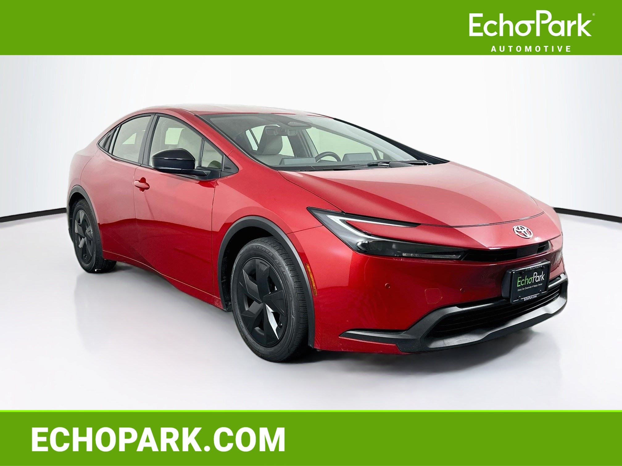 Used 2025 Toyota Prius LE FWD image 1
