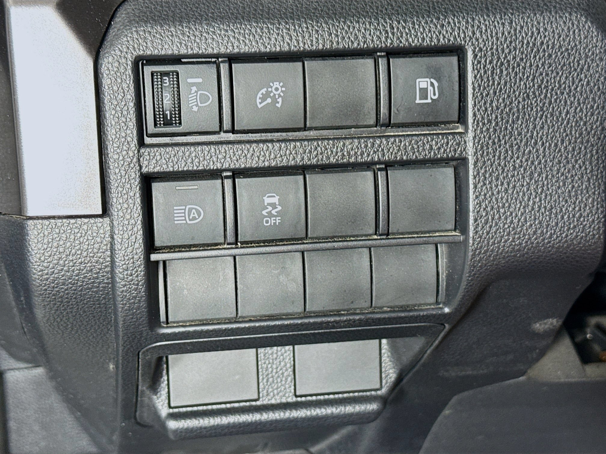 Certified 2025 Toyota 4Runner SR5 AWD/4WD image 11