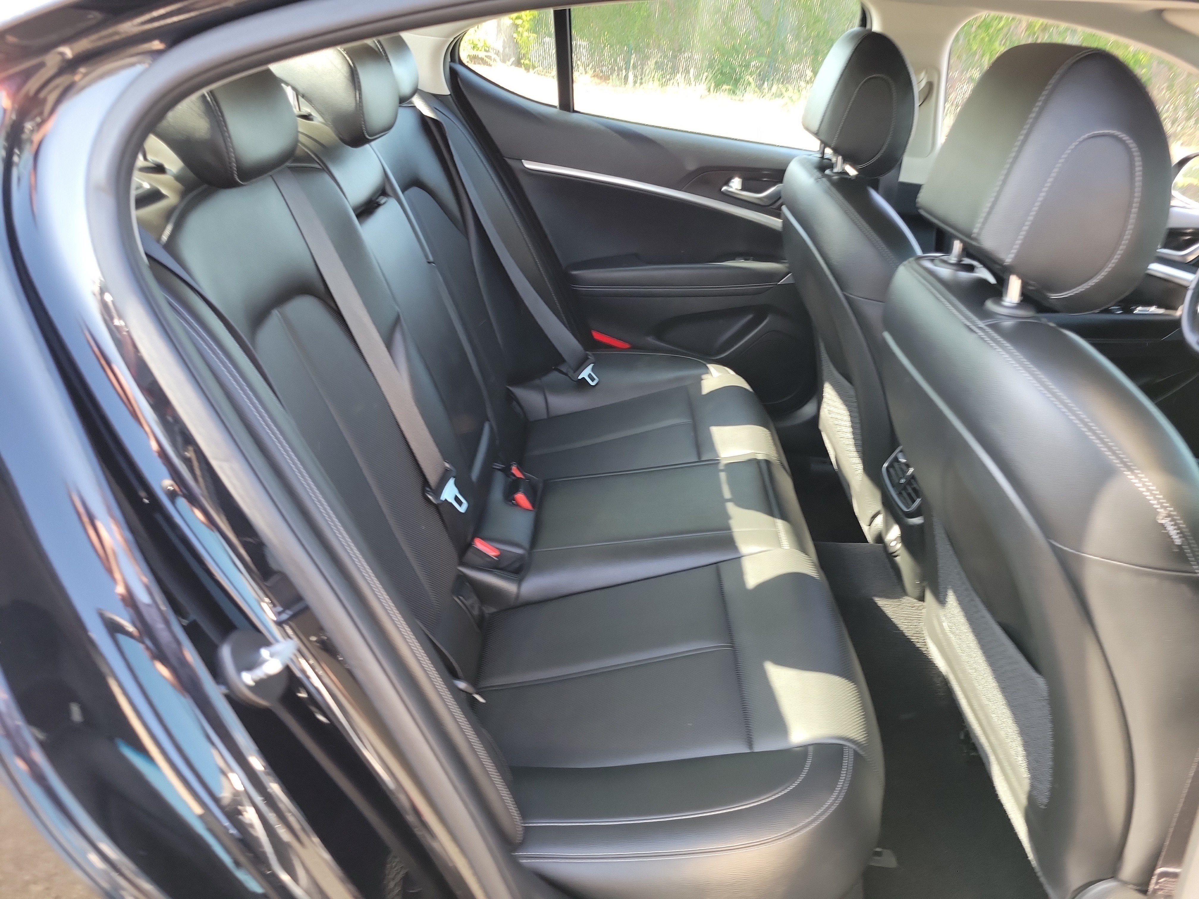 Certified 2023 Genesis G70 2.0T RWD image 23