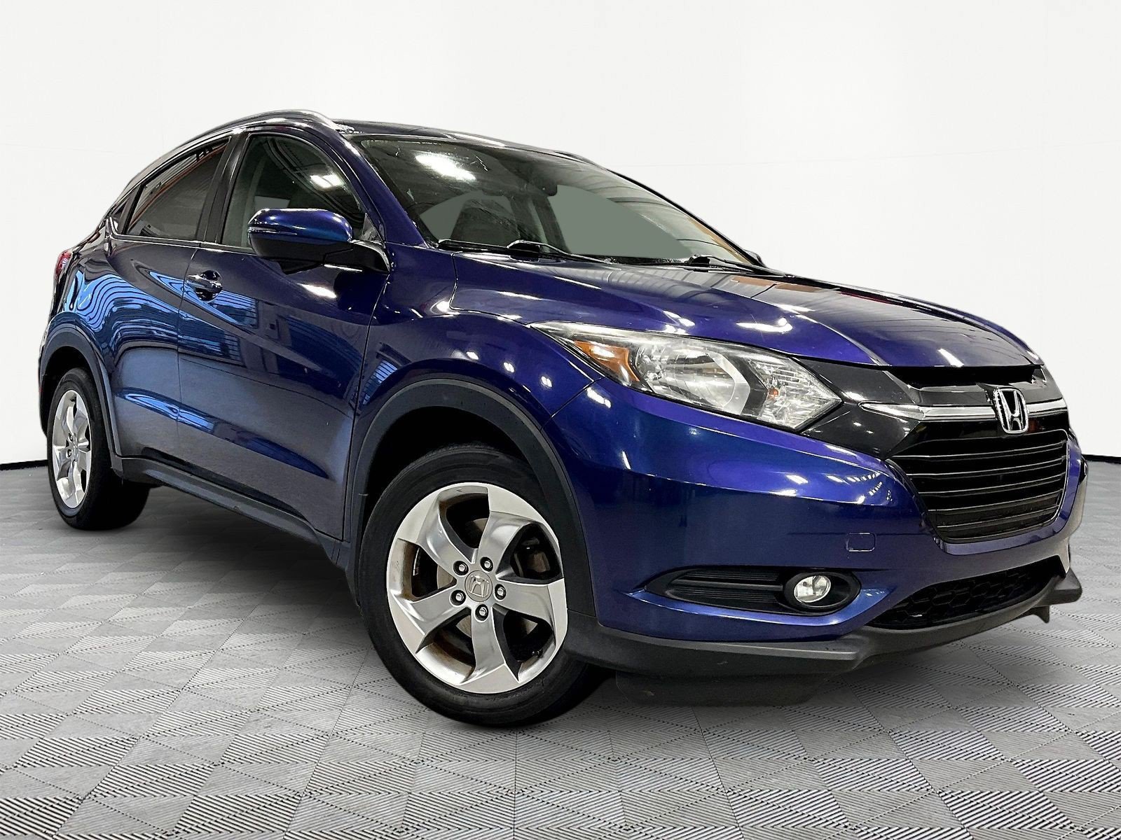 Used 2017 Honda HR-V EX-L image 3