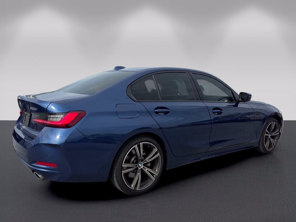 Certified 2023 BMW 330i Sedan w/ Driving Assistance Package RWD image 4