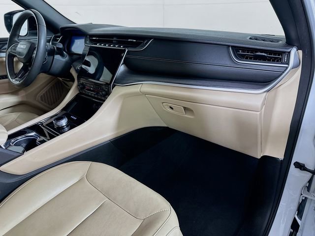 Used 2023 Jeep Grand Cherokee L Limited image 31