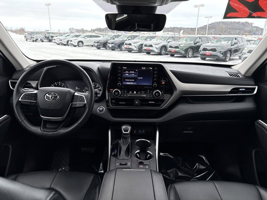Certified 2022 Toyota Highlander XLE image 16