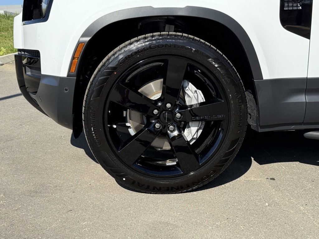 New 2026 Land Rover Defender 110 S image 10