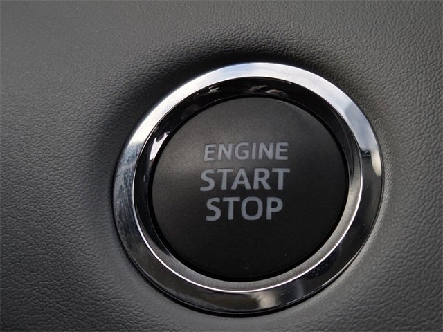 Used 2023 Toyota Highlander L image 16