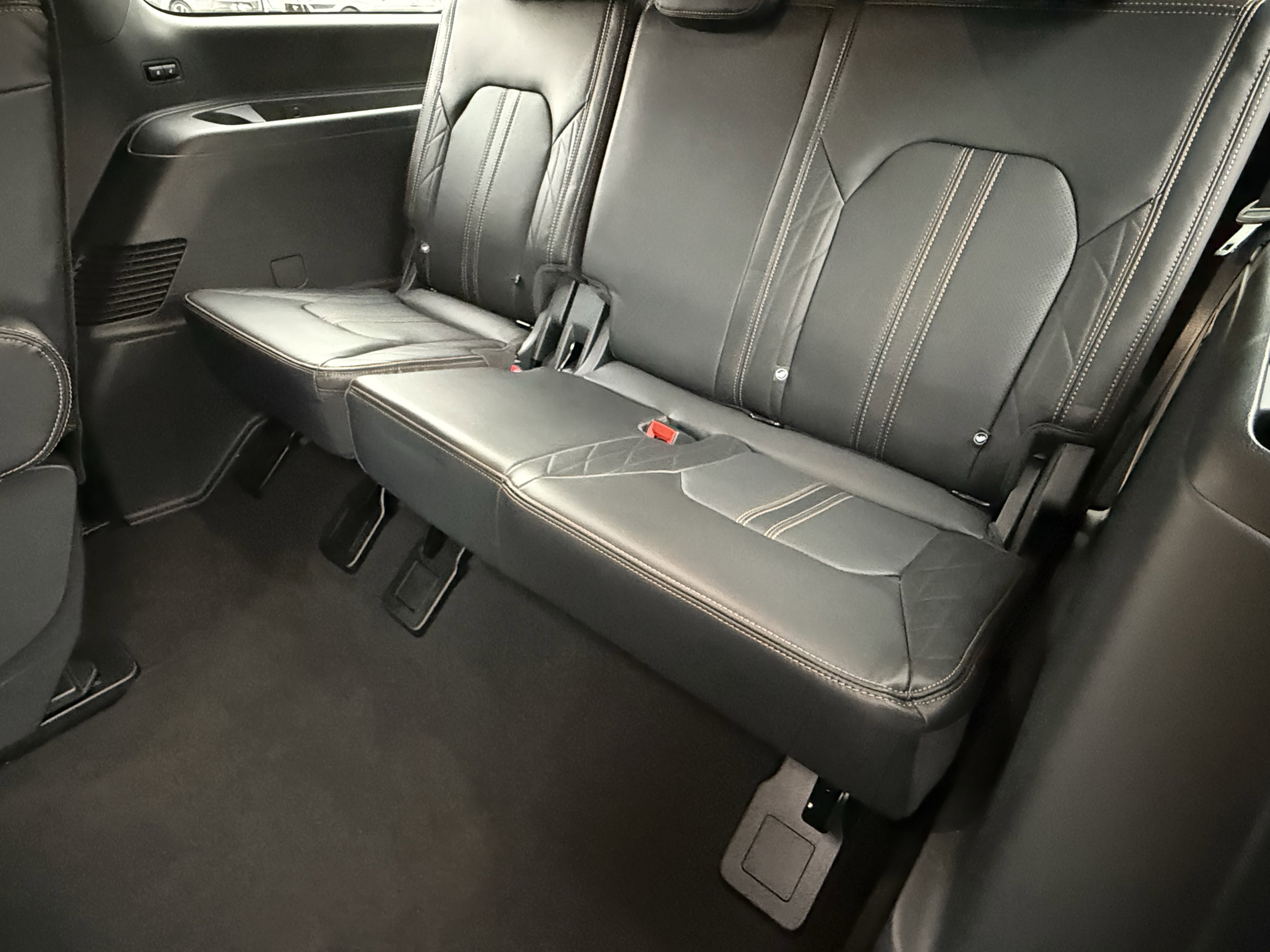 Used 2024 Ford Expedition Max Platinum image 16
