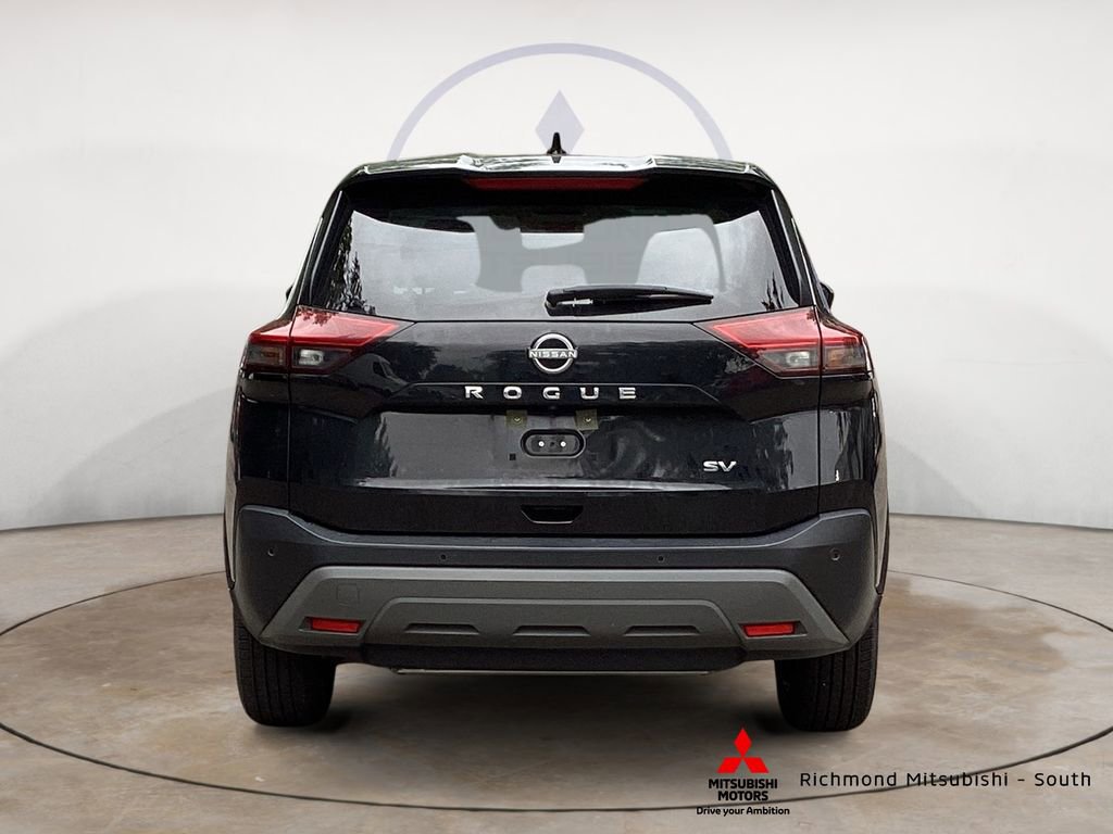 Used 2023 Nissan Rogue SV image 4