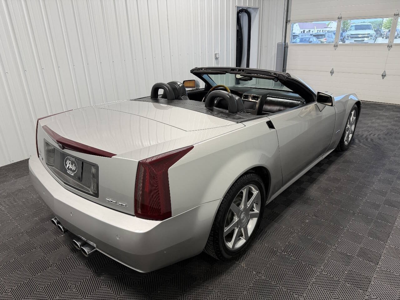 Used 2004 Cadillac XLR RWD image 35