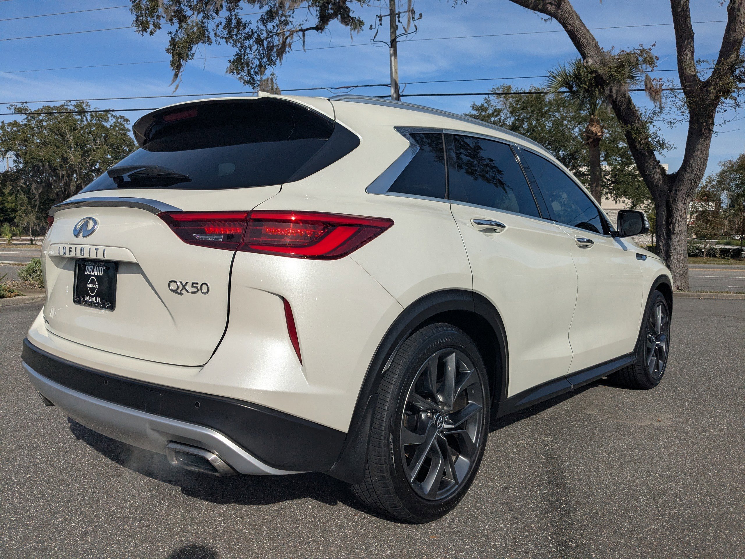 Used 2019 INFINITI QX50 Essential w/ Sensory Package image 4