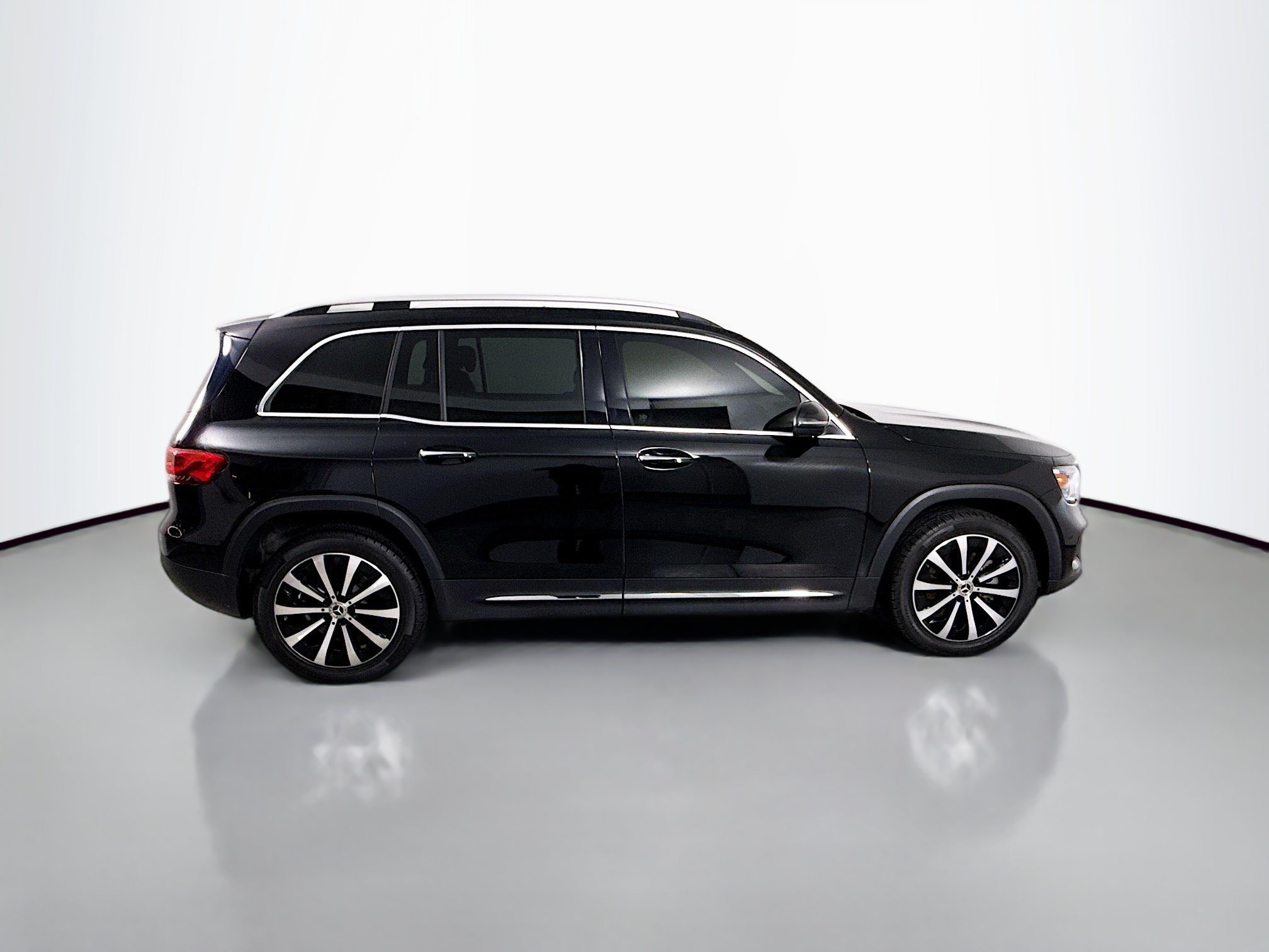 Used 2021 Mercedes-Benz GLB 250 image 8