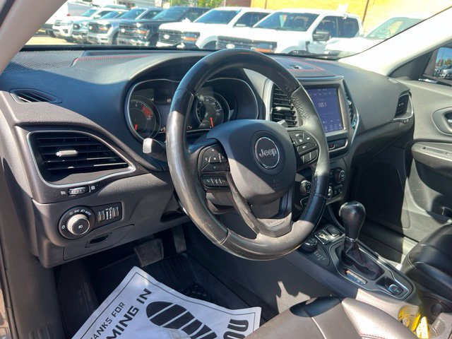 Used 2019 Jeep Cherokee Trailhawk w/ Cold Weather Group AWD/4WD image 7