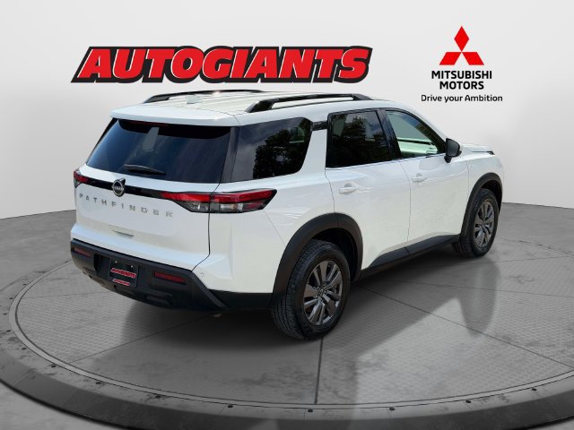 Used 2025 Nissan Pathfinder SV FWD image 4