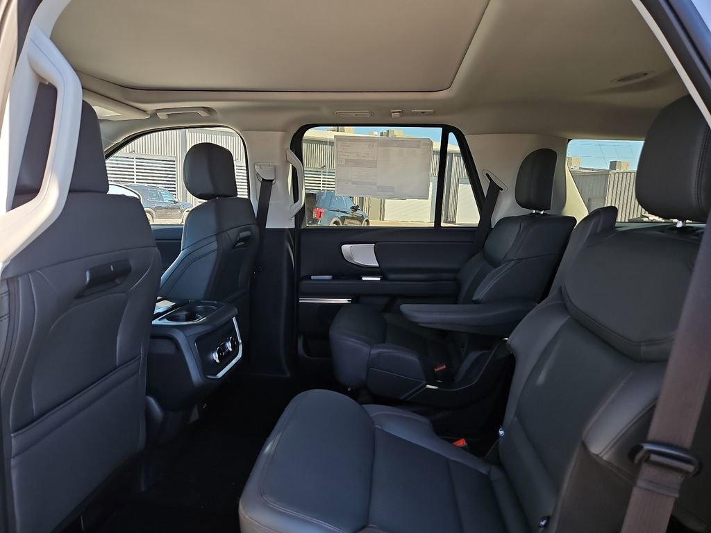 New 2025 Ford Expedition Active image 19