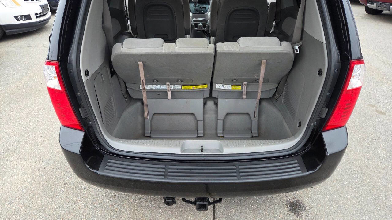 Used 2007 Kia Sedona LX image 32