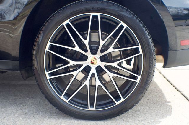 Used 2022 Porsche Macan AWD/4WD image 52