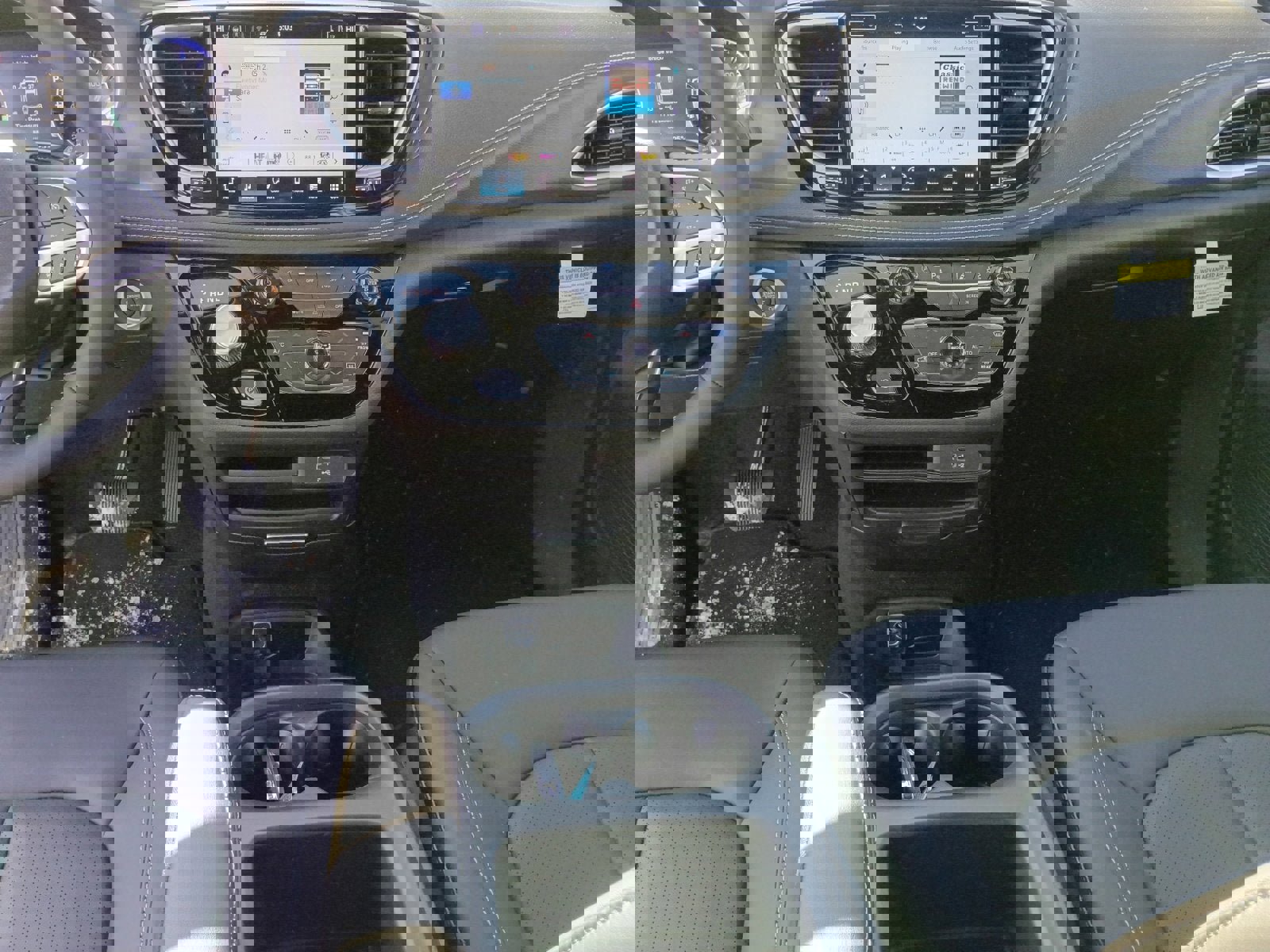 New 2026 Chrysler Pacifica Select image 12