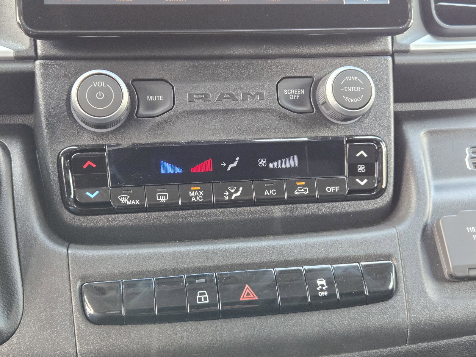 New 2026 RAM ProMaster 1500 w/ Quick Order Package 22G SLT image 16