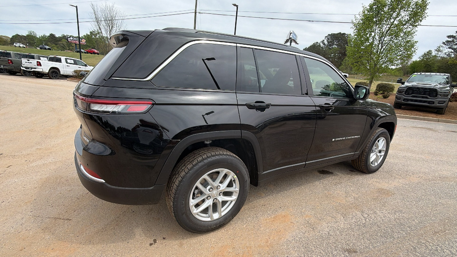 New 2026 Jeep Grand Cherokee Laredo X AWD/4WD image 8